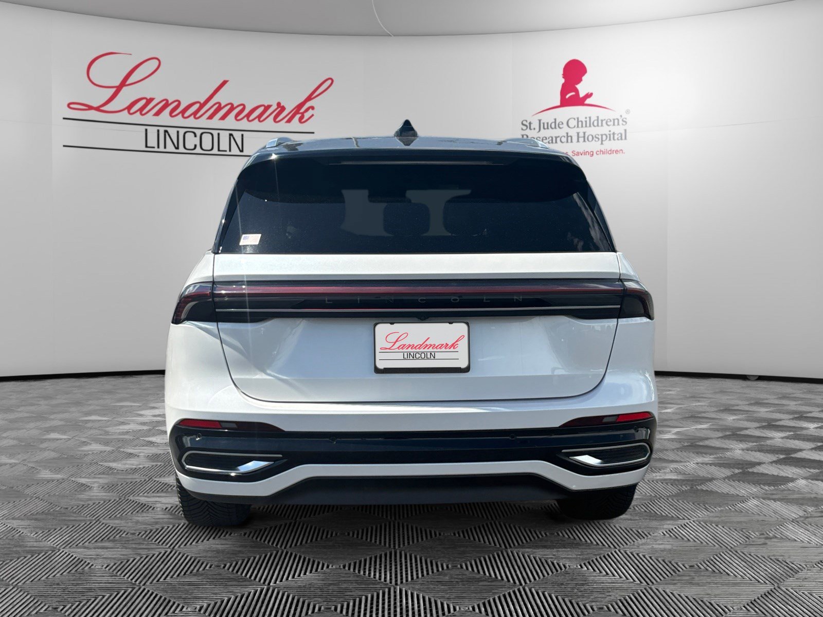 Certified 2024 Lincoln Nautilus Black Label AWD/4WD image 4