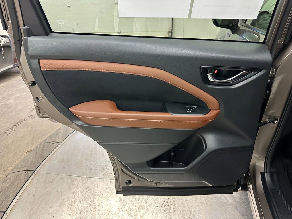 Used 2025 Subaru Forester Touring image 28