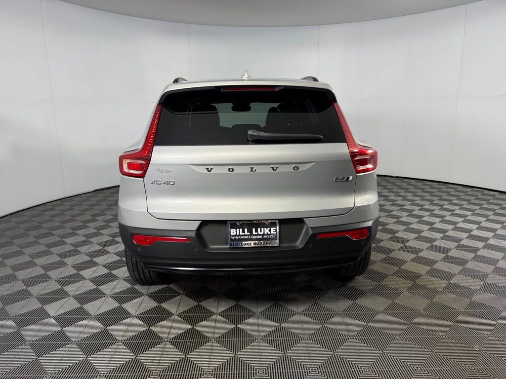 Used 2023 Volvo XC40 B5 Plus w/ Climate Package image 6