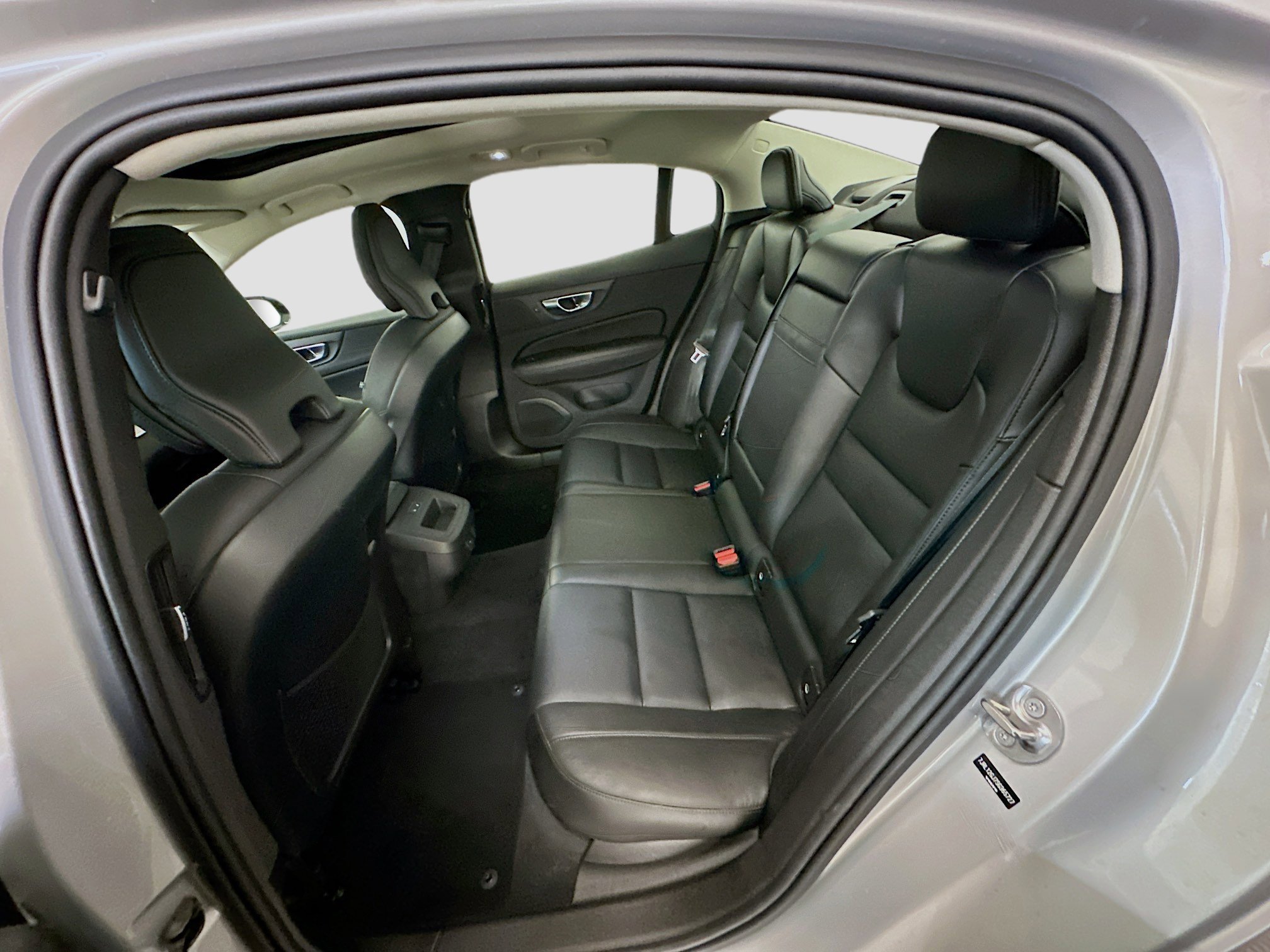 Used 2025 Volvo S60 B5 Core image 30