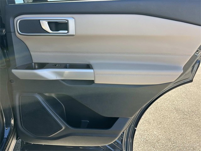 Used 2023 Ford Explorer XLT image 21