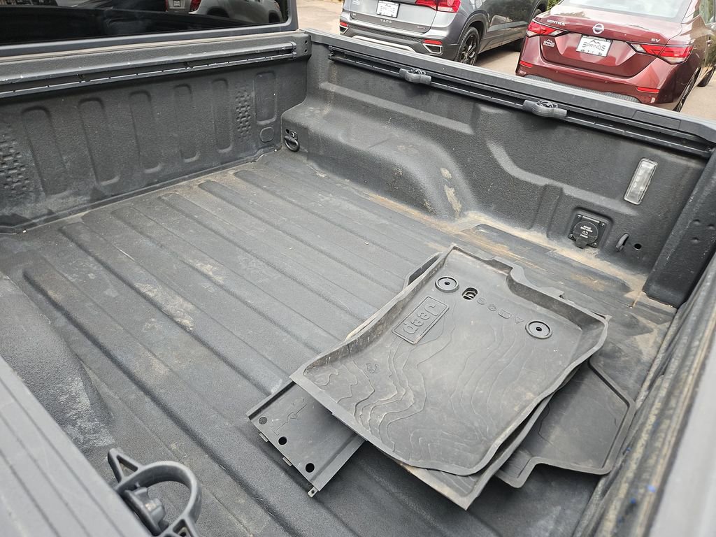 Used 2021 Jeep Gladiator Rubicon AWD/4WD image 22