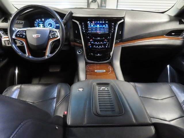 Used 2018 Cadillac Escalade Luxury image 28