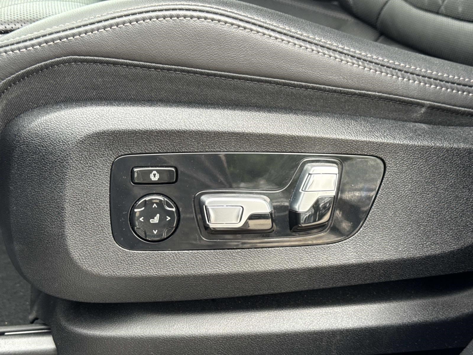 Certified 2024 BMW X7 xDrive40i AWD/4WD image 19