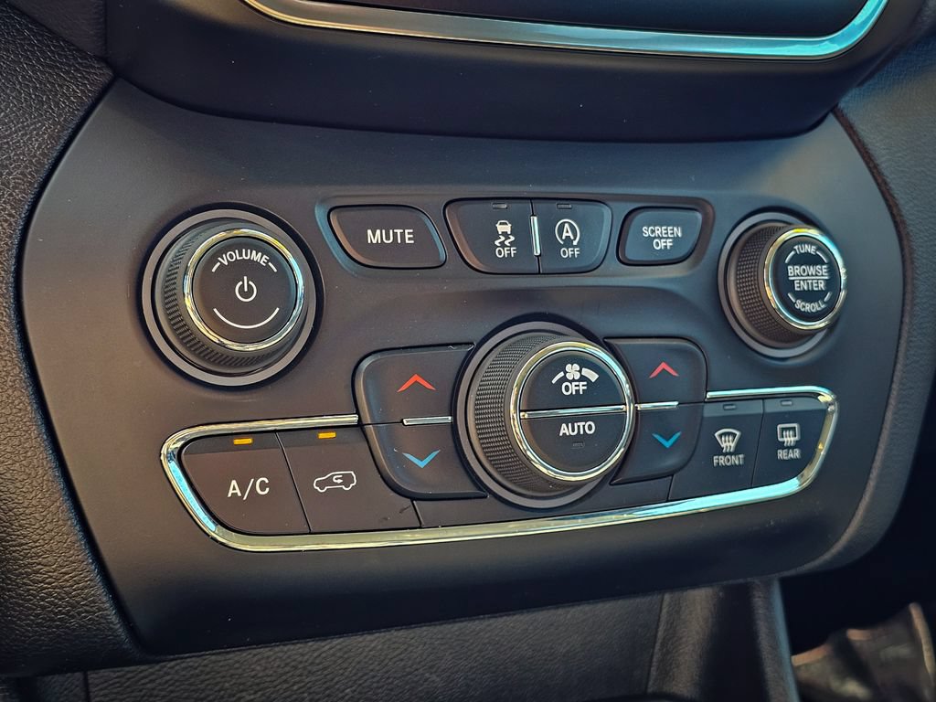 Certified 2022 Jeep Cherokee Latitude Lux AWD/4WD image 25