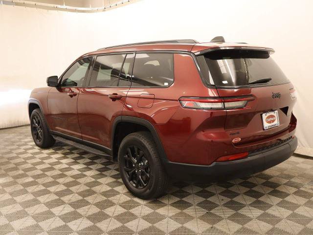 Used 2025 Jeep Grand Cherokee L Laredo AWD/4WD image 3