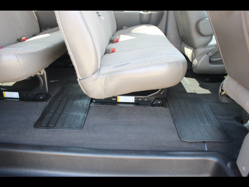 Used 2025 Chevrolet Express 3500 LT w/ LT Preferred Equipment Group RWD image 22