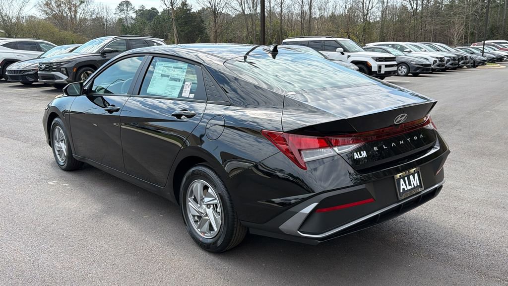 New 2026 Hyundai Elantra SE image 7