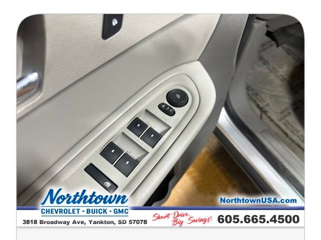 Used 2012 Chevrolet Traverse LT image 11