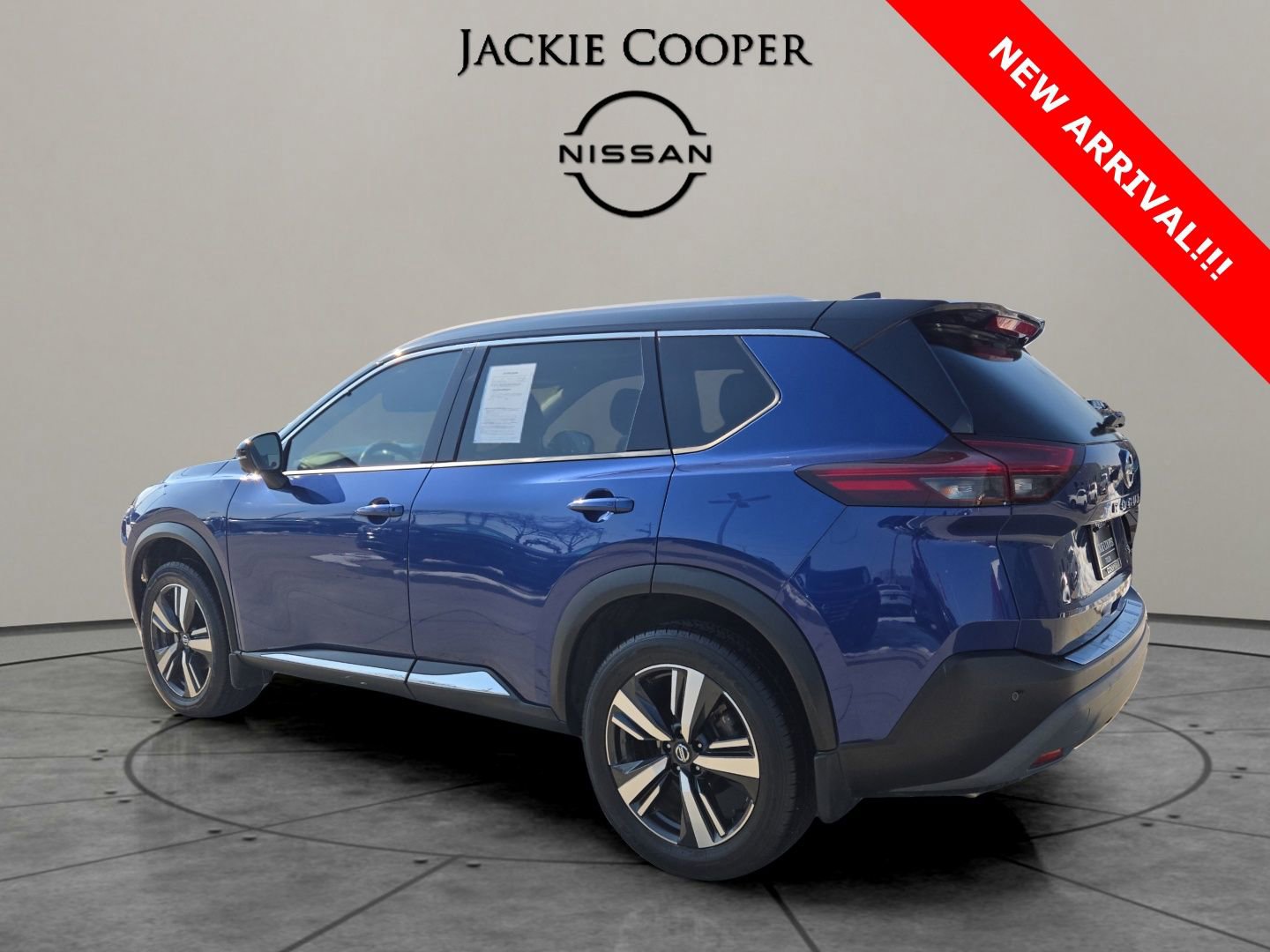 Used 2021 Nissan Rogue SL w/ Premium Package image 3