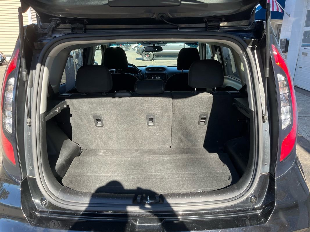 Used 2018 Kia Soul + image 20