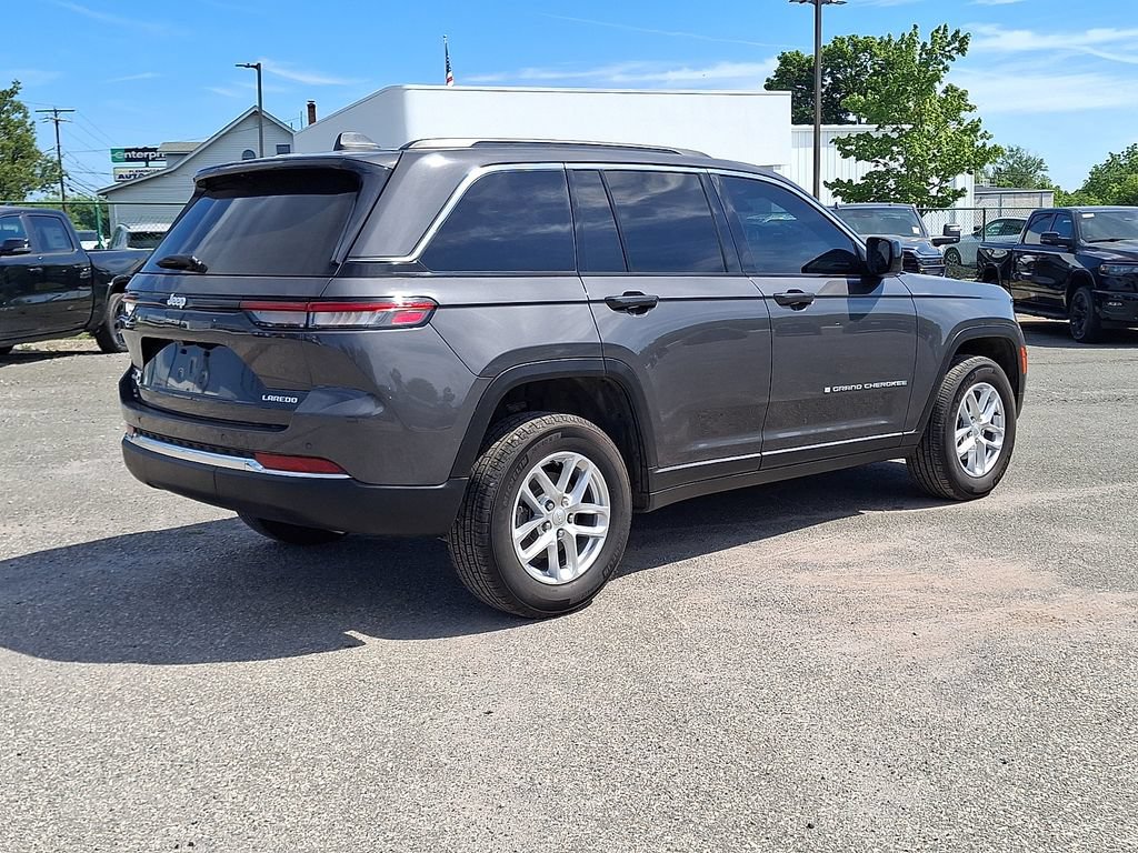 Used 2025 Jeep Grand Cherokee Laredo X AWD/4WD image 9