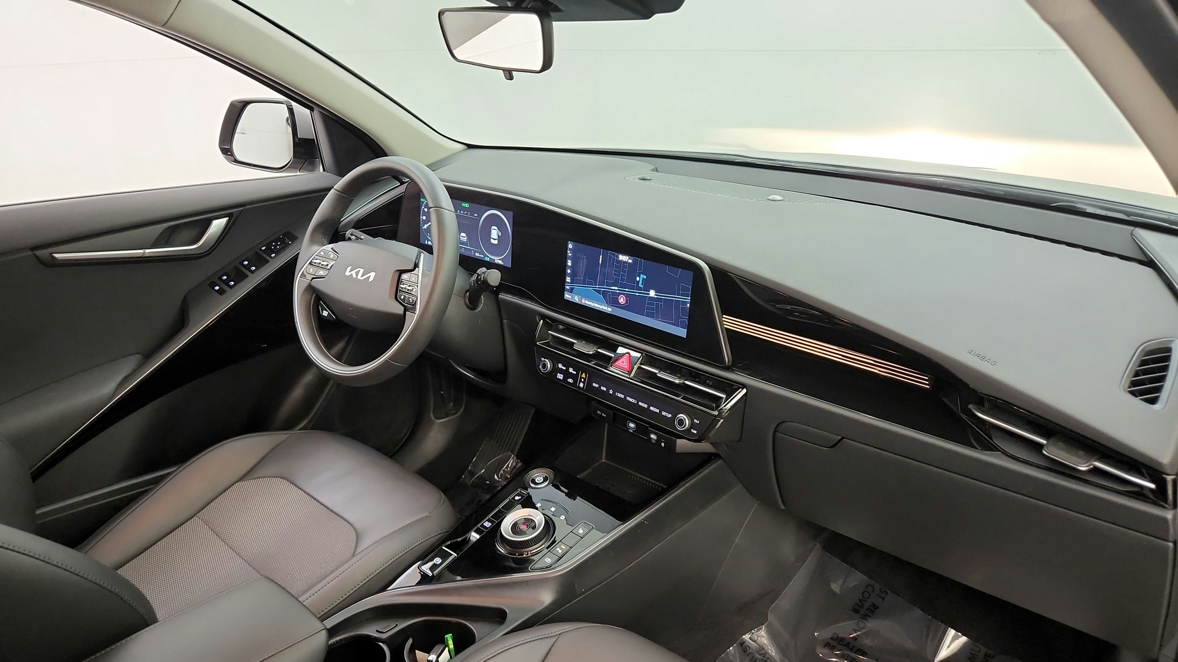 Used 2024 Kia Niro Wind FWD image 35