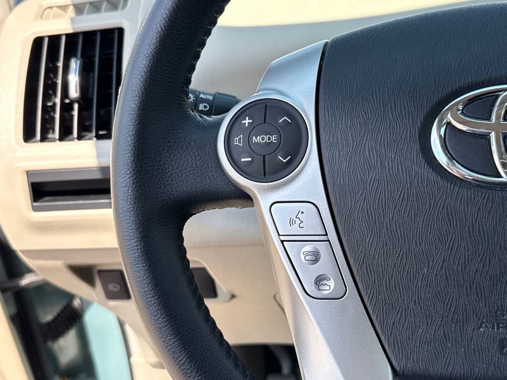 Used 2013 Toyota Prius V Five image 15
