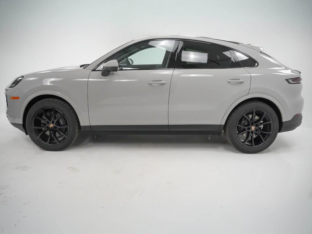 Certified 2025 Porsche Cayenne Coupe image 2