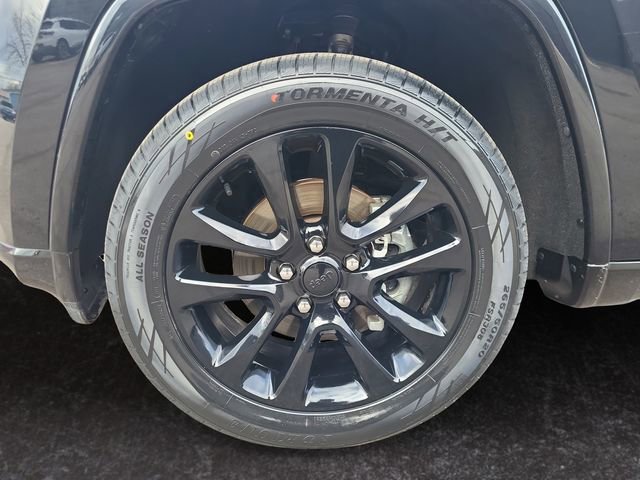 Used 2020 Jeep Grand Cherokee Altitude image 28