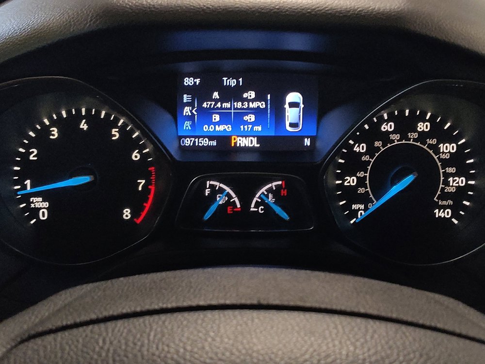 Used 2018 Ford Focus SE w/ SE Appearance Package FWD image 23