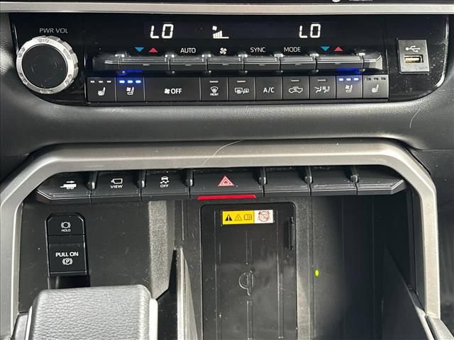 Used 2023 Toyota Tundra Platinum AWD/4WD image 31