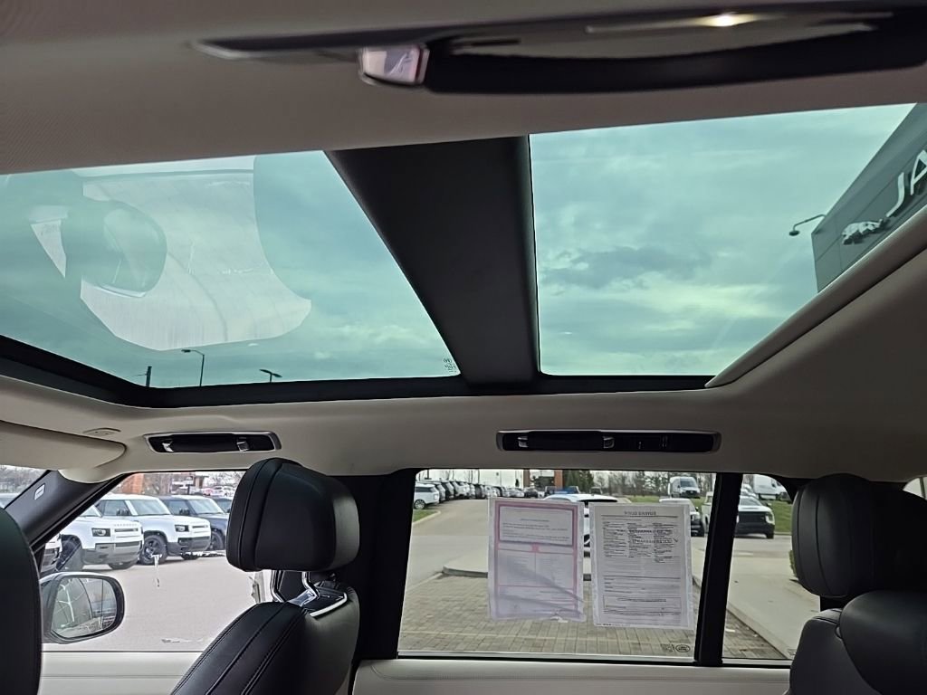 Certified 2024 Land Rover Range Rover Long Wheelbase SE image 15