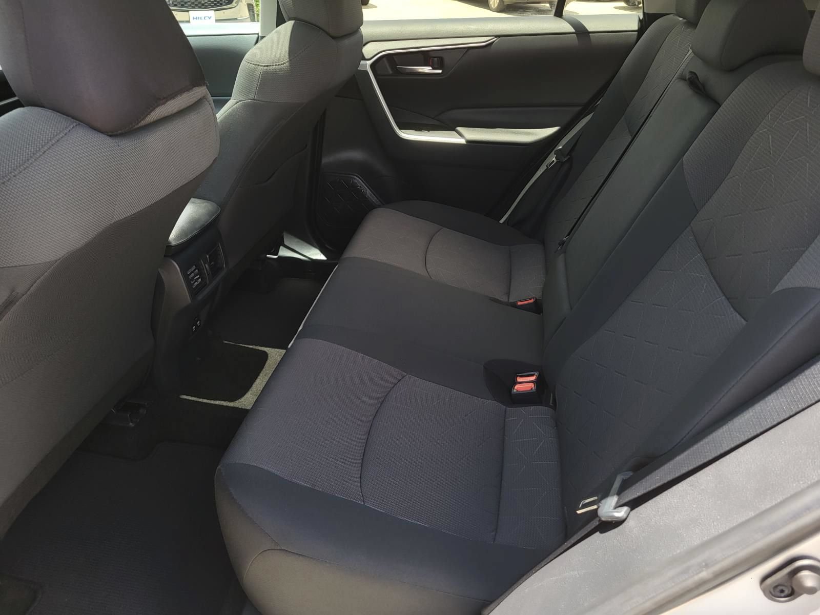 Used 2019 Toyota RAV4 XLE FWD image 12