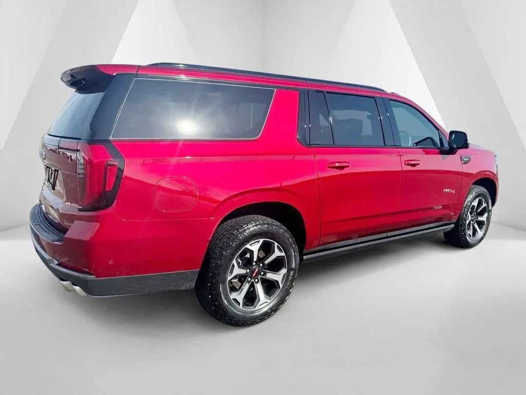 Used 2025 GMC Yukon XL AT4 Ultimate AWD/4WD image 5