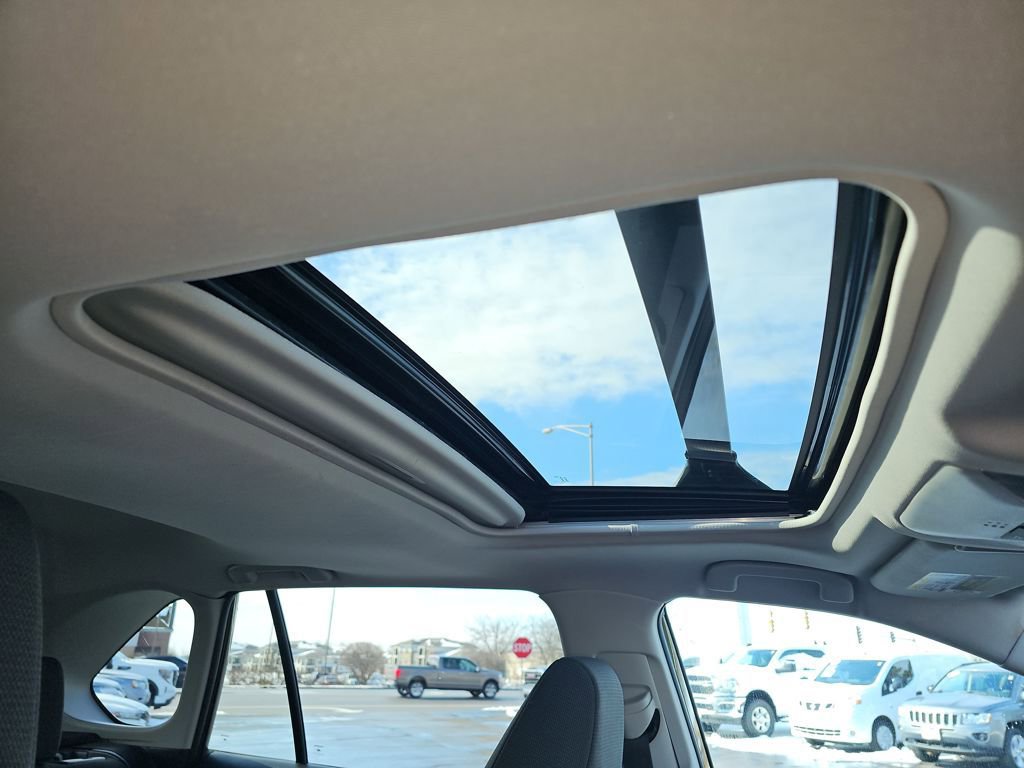 Used 2022 Toyota RAV4 XLE w/ Convenience Package image 22