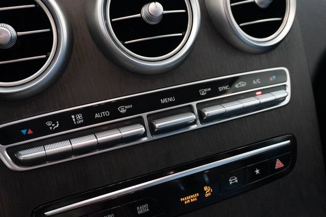 Used 2021 Mercedes-Benz GLC 300 image 25