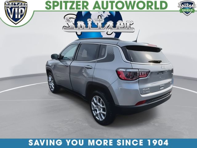 Used 2022 Jeep Compass Latitude w/ Sun and Sound Group AWD/4WD image 7
