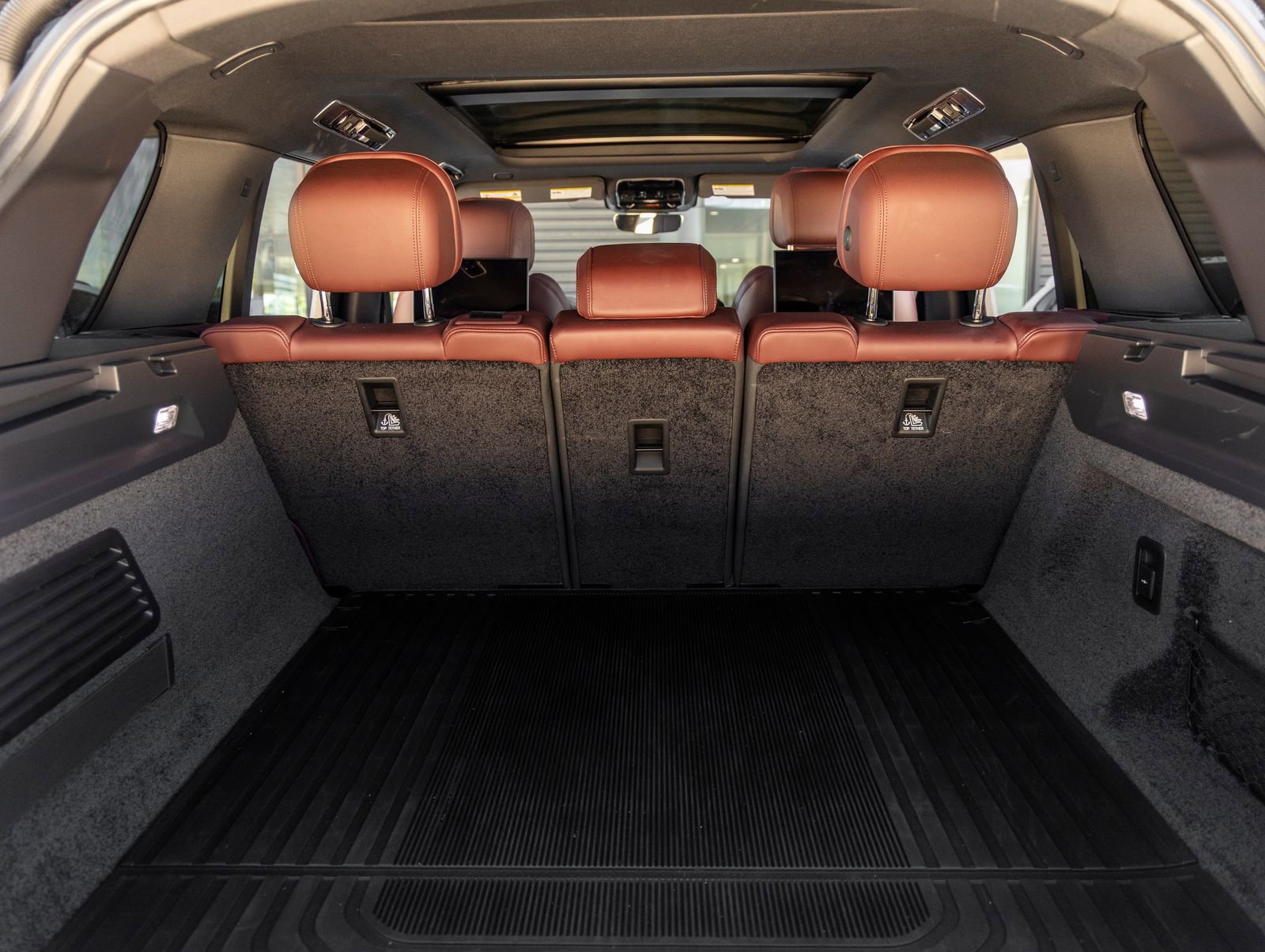 Used 2023 Land Rover Range Rover SE image 34