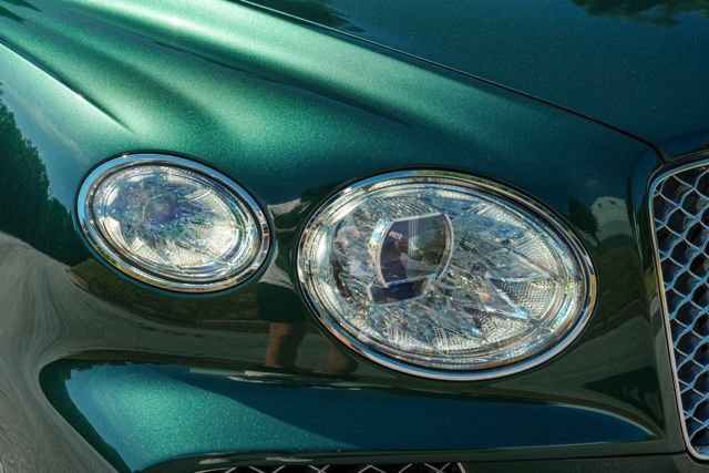 Used 2022 Bentley Bentayga AWD/4WD image 8