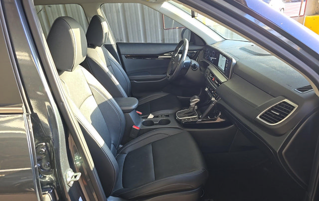 Used 2025 Kia Seltos SX AWD/4WD image 6