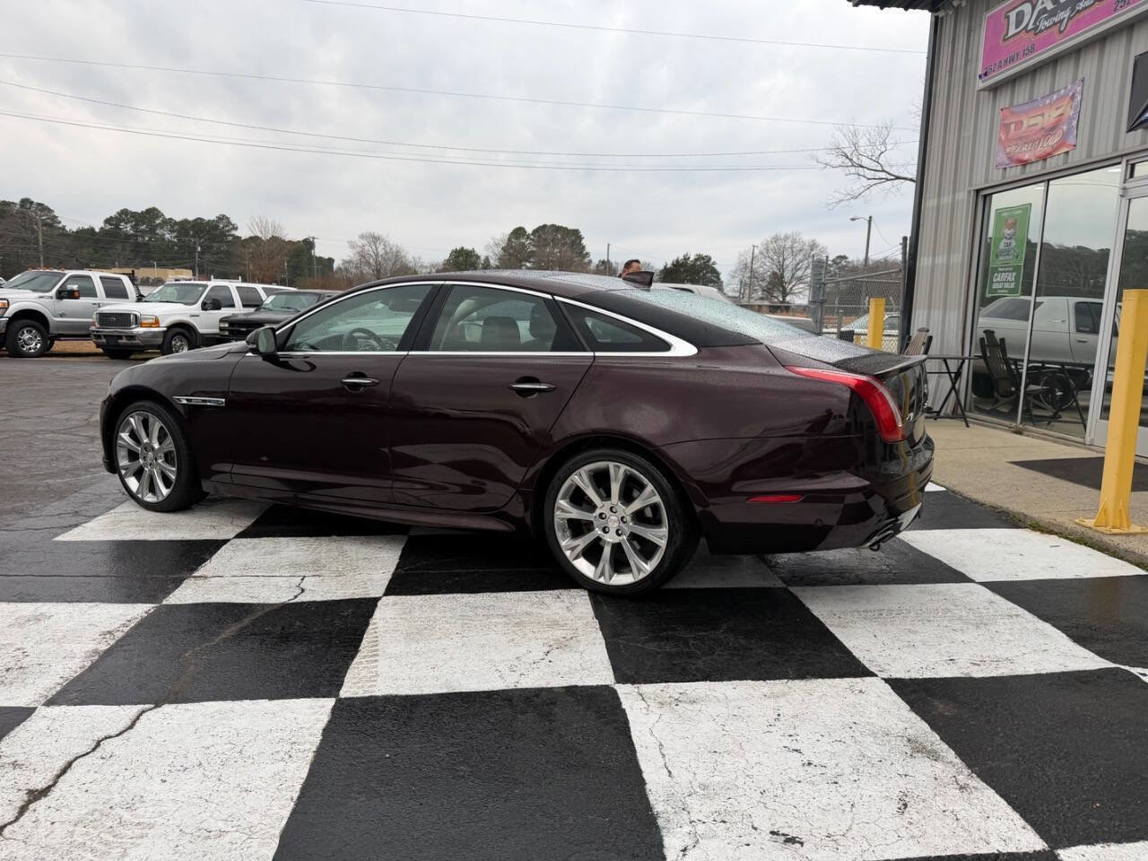 Used 2016 Jaguar XJ R-Sport image 6