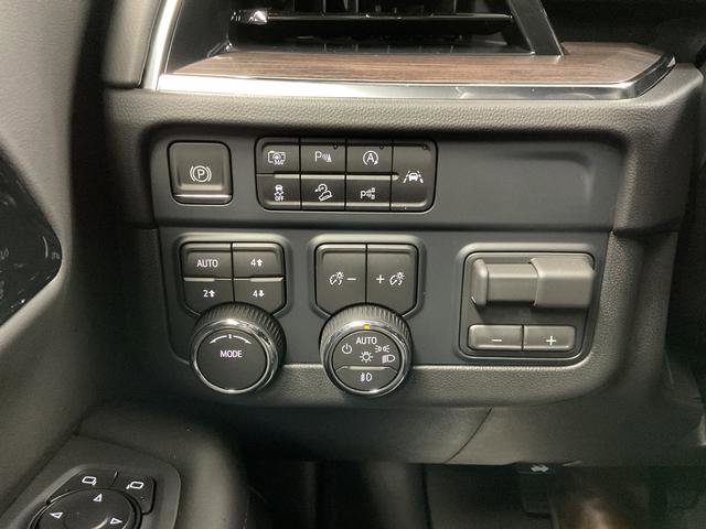 New 2026 Chevrolet Suburban Z71 w/ Comfort Package image 11