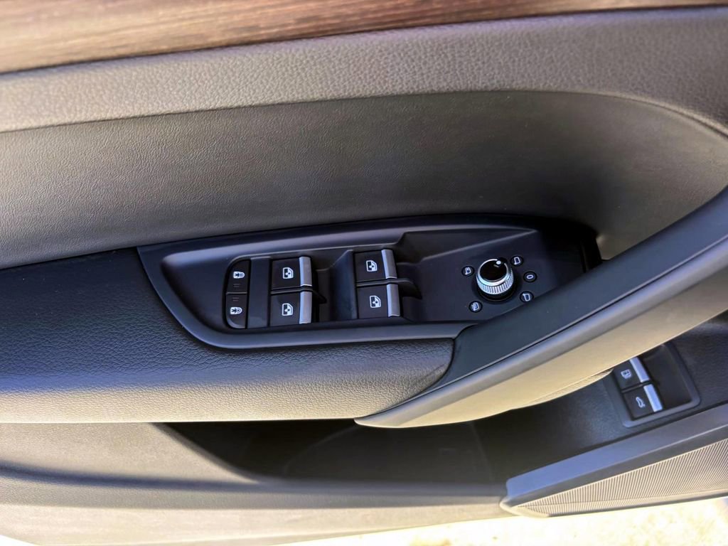 Used 2024 Audi Q5 e Premium image 13