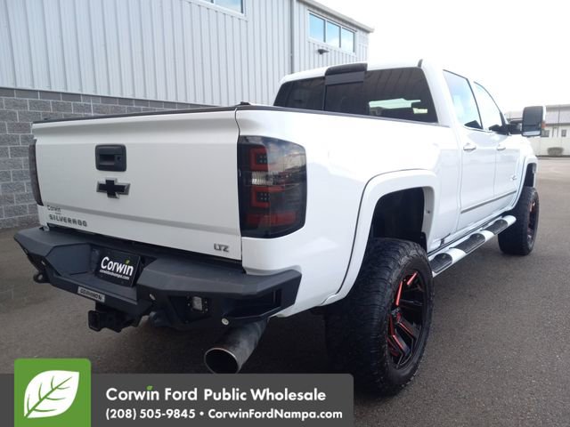 Used 2018 Chevrolet Silverado 3500 LTZ image 3