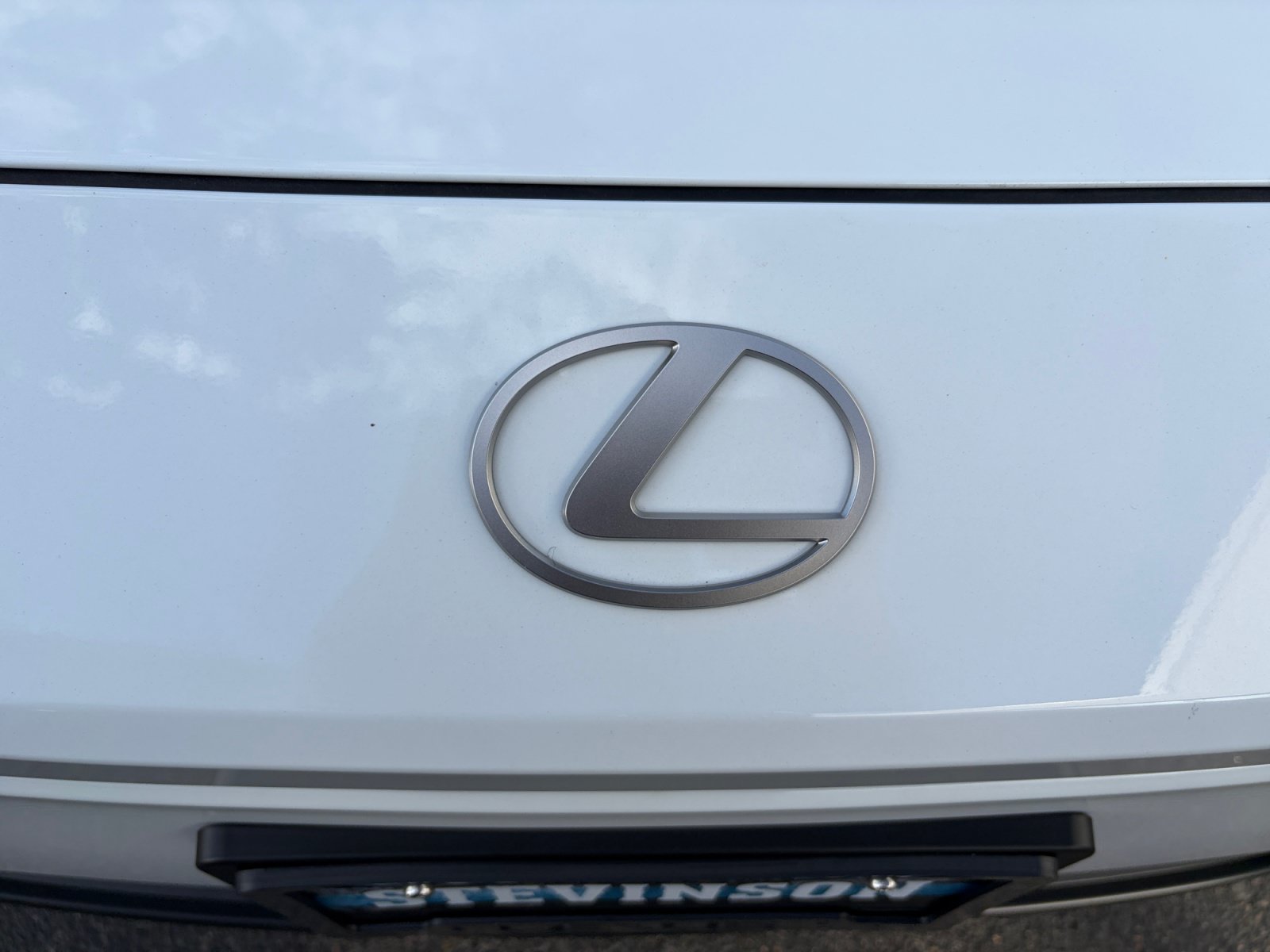 New 2026 Lexus ES 350h AWD image 22