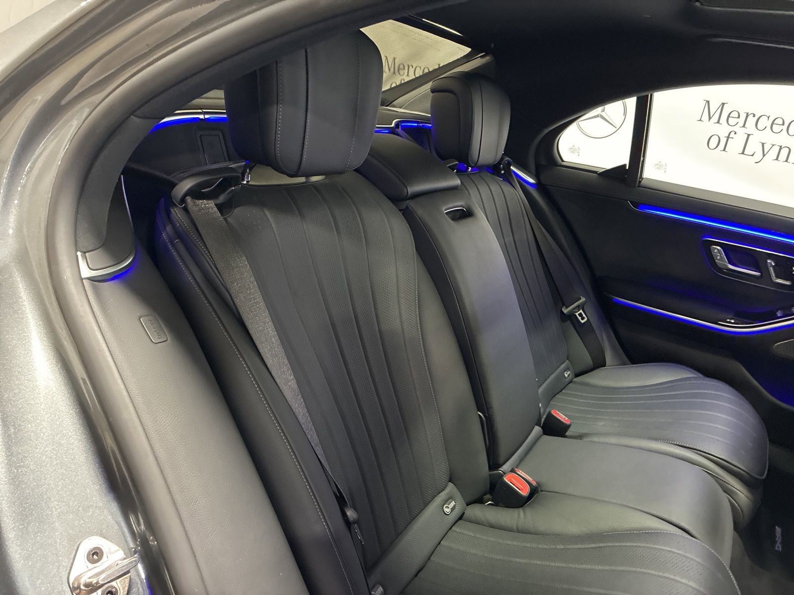 Used 2022 Mercedes-Benz S 500 4MATIC w/ AMG Line Package image 26