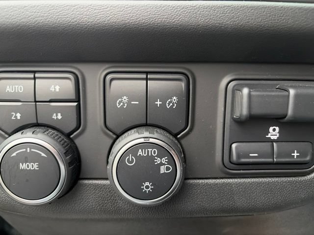 Used 2024 Chevrolet Tahoe Z71 w/ Luxury Package AWD/4WD image 12
