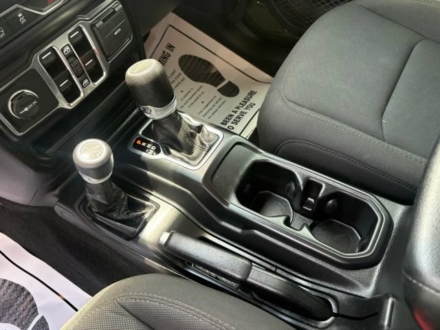 Used 2023 Jeep Gladiator Sport AWD/4WD image 23