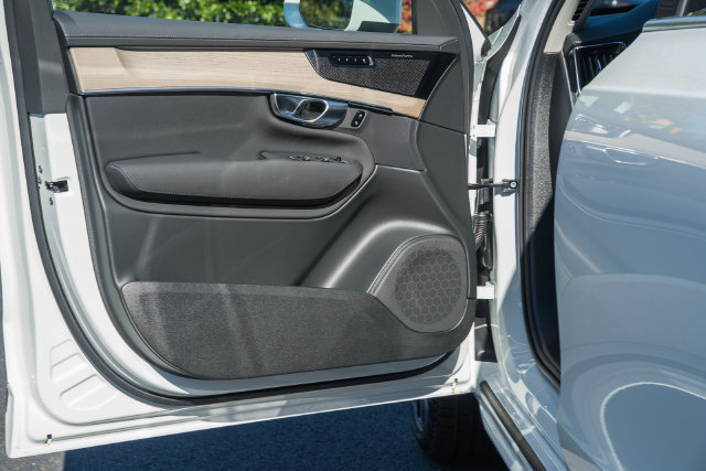 New 2027 Volvo XC90 B6 Plus AWD/4WD image 38