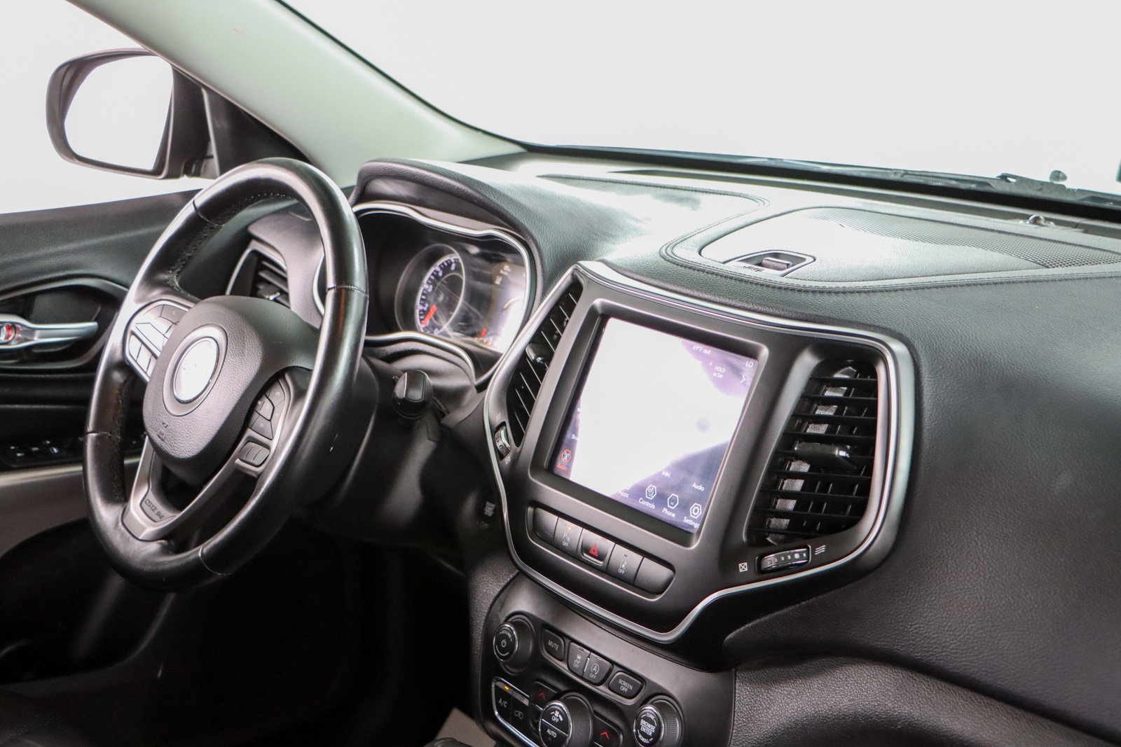 Used 2021 Jeep Cherokee Latitude Lux w/ Sun & Sound Group image 26