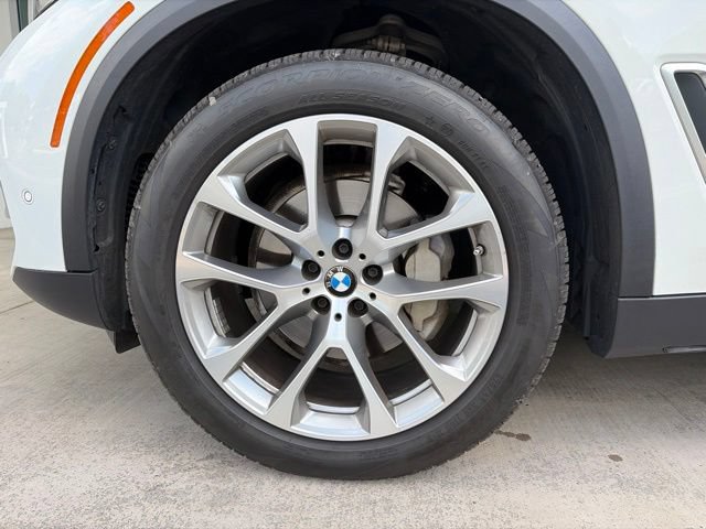 Used 2022 BMW X5 xDrive40i w/ Premium Package AWD/4WD image 11
