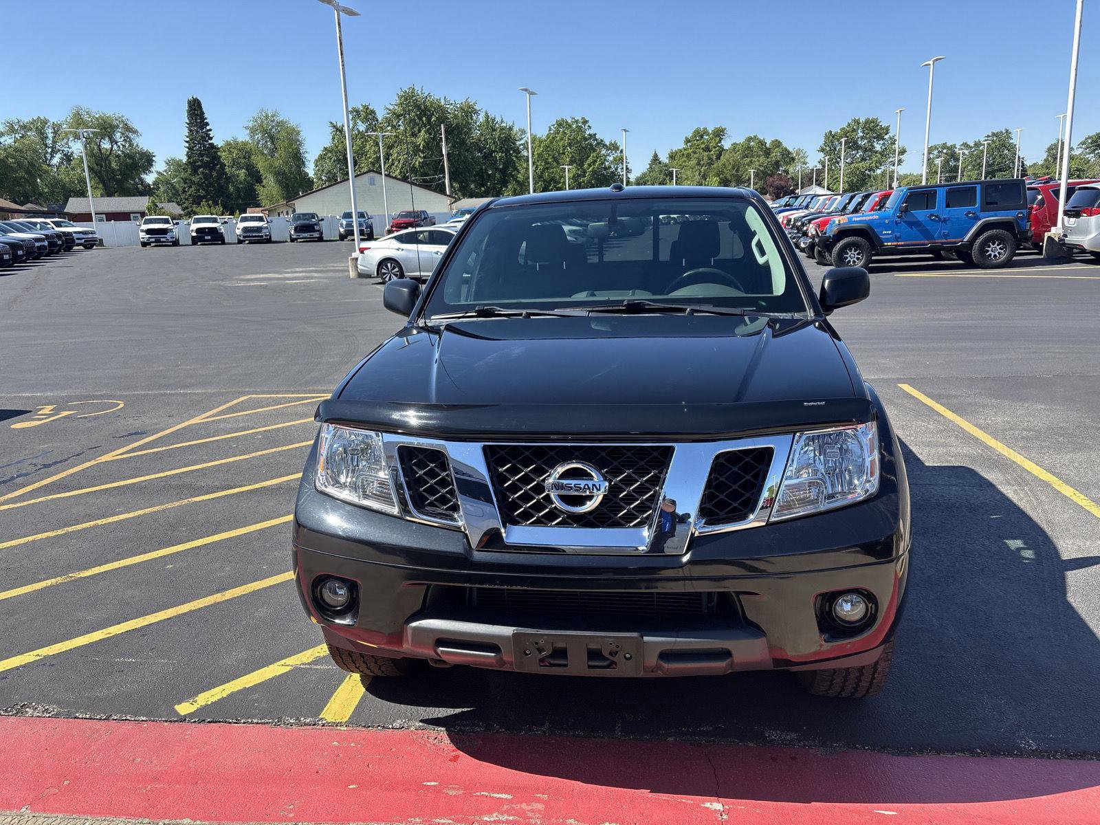 Used 2016 Nissan Frontier SV w/ SV Value Truck Package AWD/4WD image 3