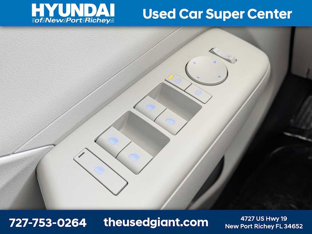 Certified 2024 Hyundai Kona SEL FWD image 29