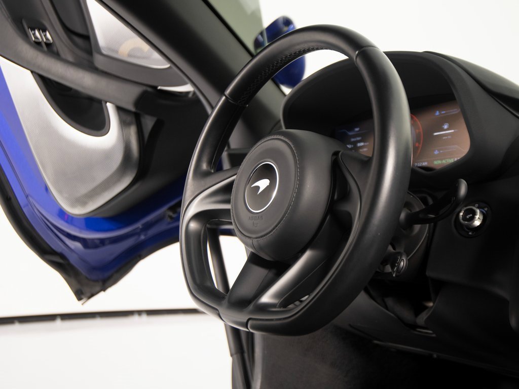 Used 2020 McLaren GT image 23