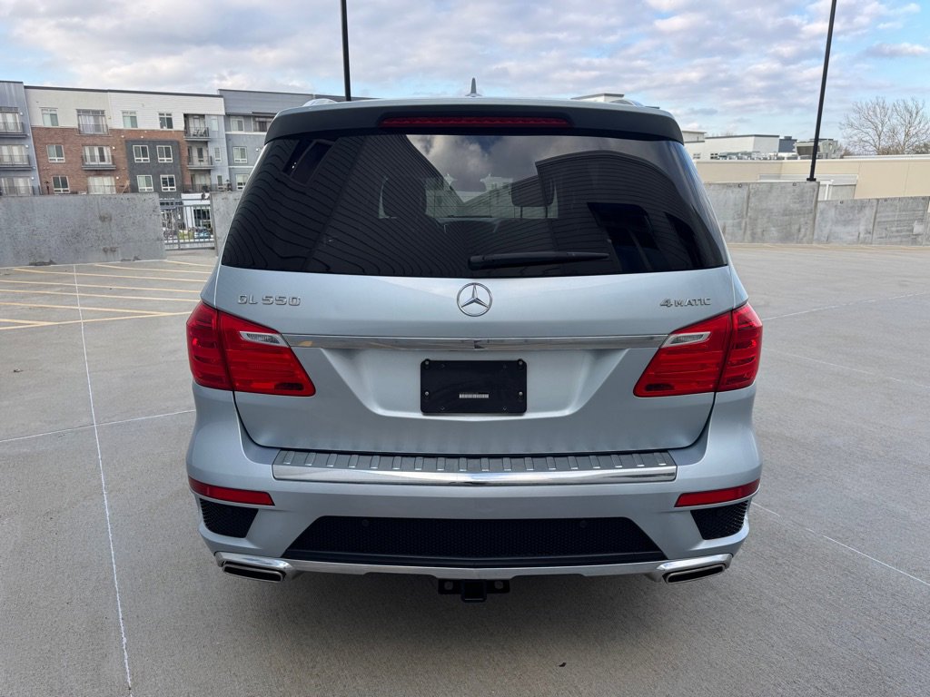 Used 2016 Mercedes-Benz GL 550 4MATIC image 4