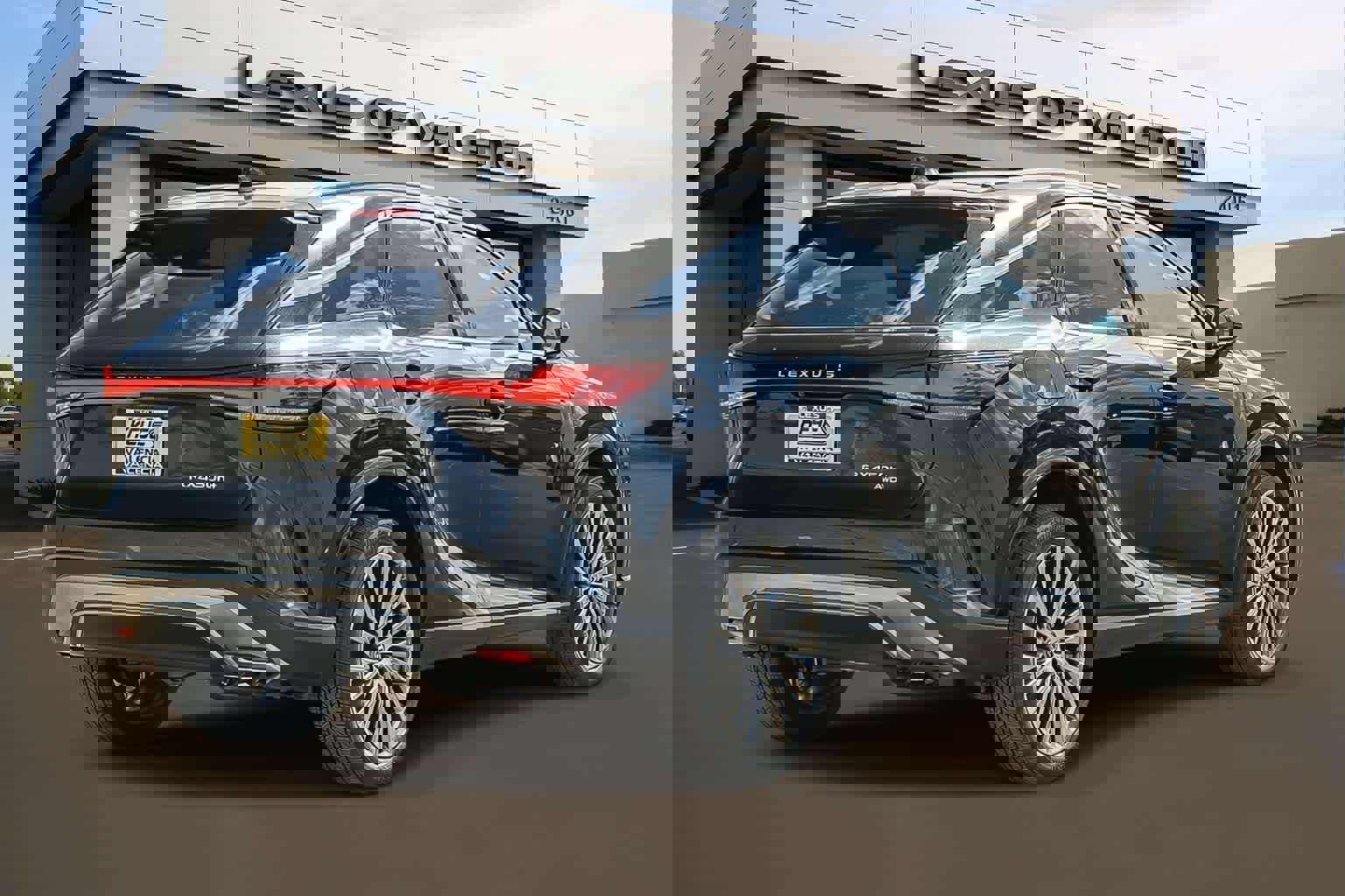 New 2026 Lexus RX 450h Luxury AWD/4WD image 8