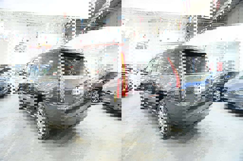 Used 2017 Cadillac Escalade ESV Premium Luxury image 8