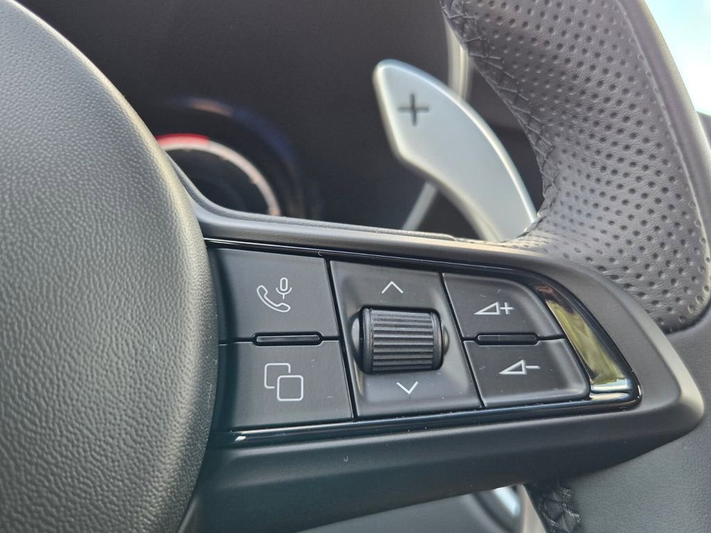 New 2025 Alfa Romeo Giulia w/ Driving Assist Package image 13