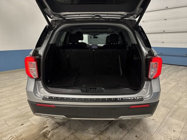 Used 2023 Ford Explorer XLT image 16